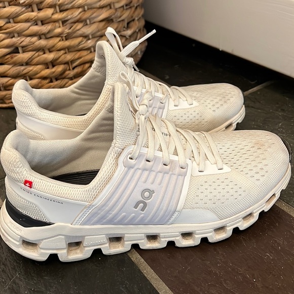 On Running Shoes - On cloud white sneakers
